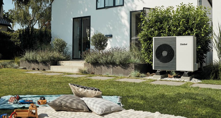 Utemiljø av Vaillant aroTHERM split varmepumpe