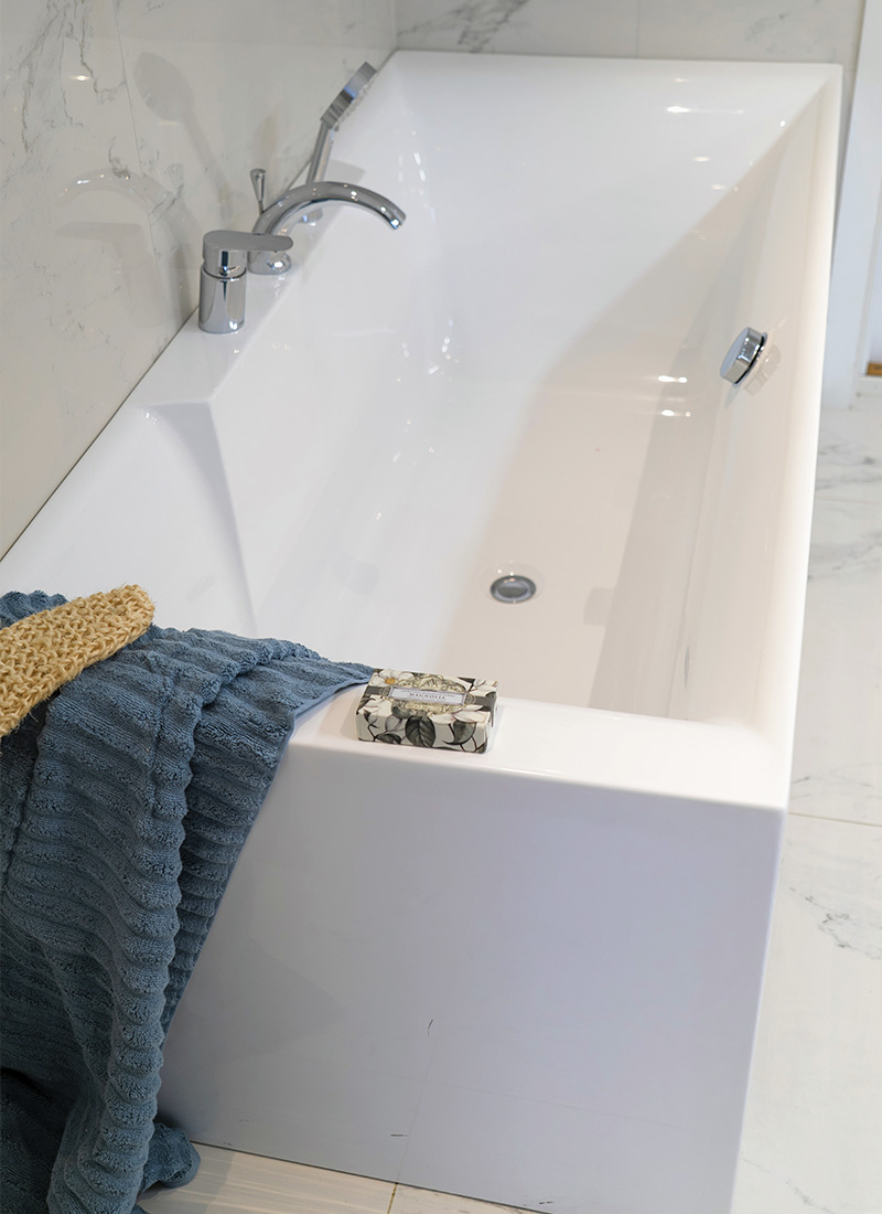 Nyrenovert drømmebad med Salt badekar fra VikingBad