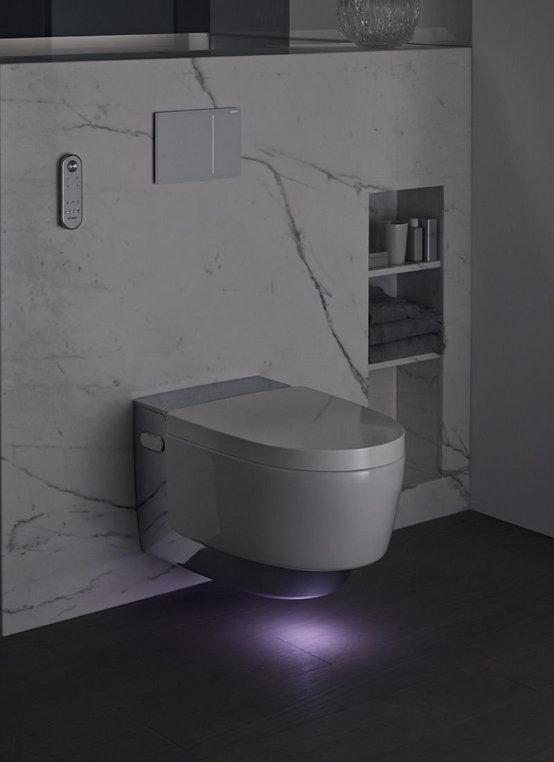 Geberit AquaClean Mera med praktisk orienteringslys