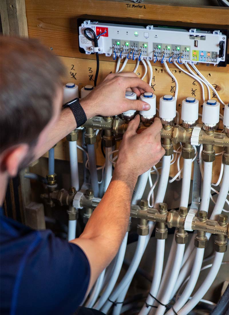Oppgradering av gulvvarmeanlegg med nye aktuatorer i fordelerskapet