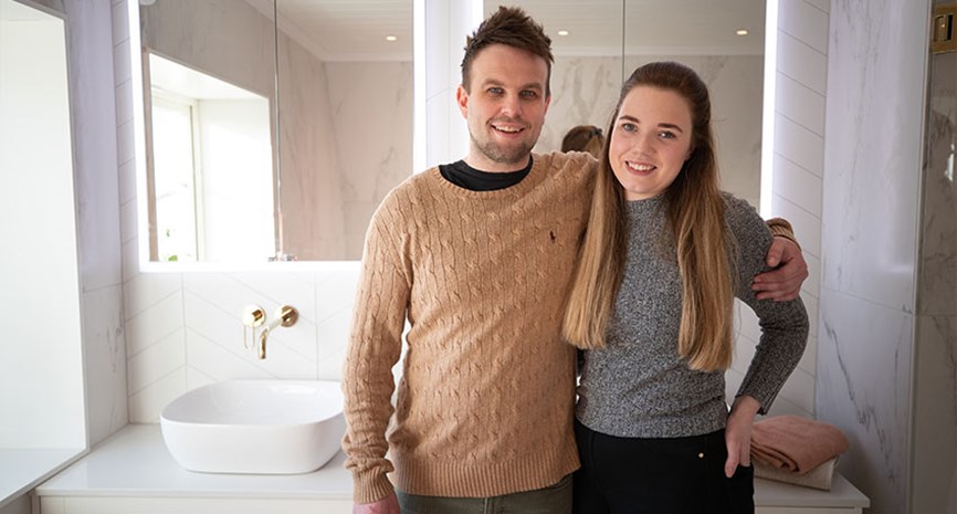 Miljøbilde av Helena og Marius på det nye badet