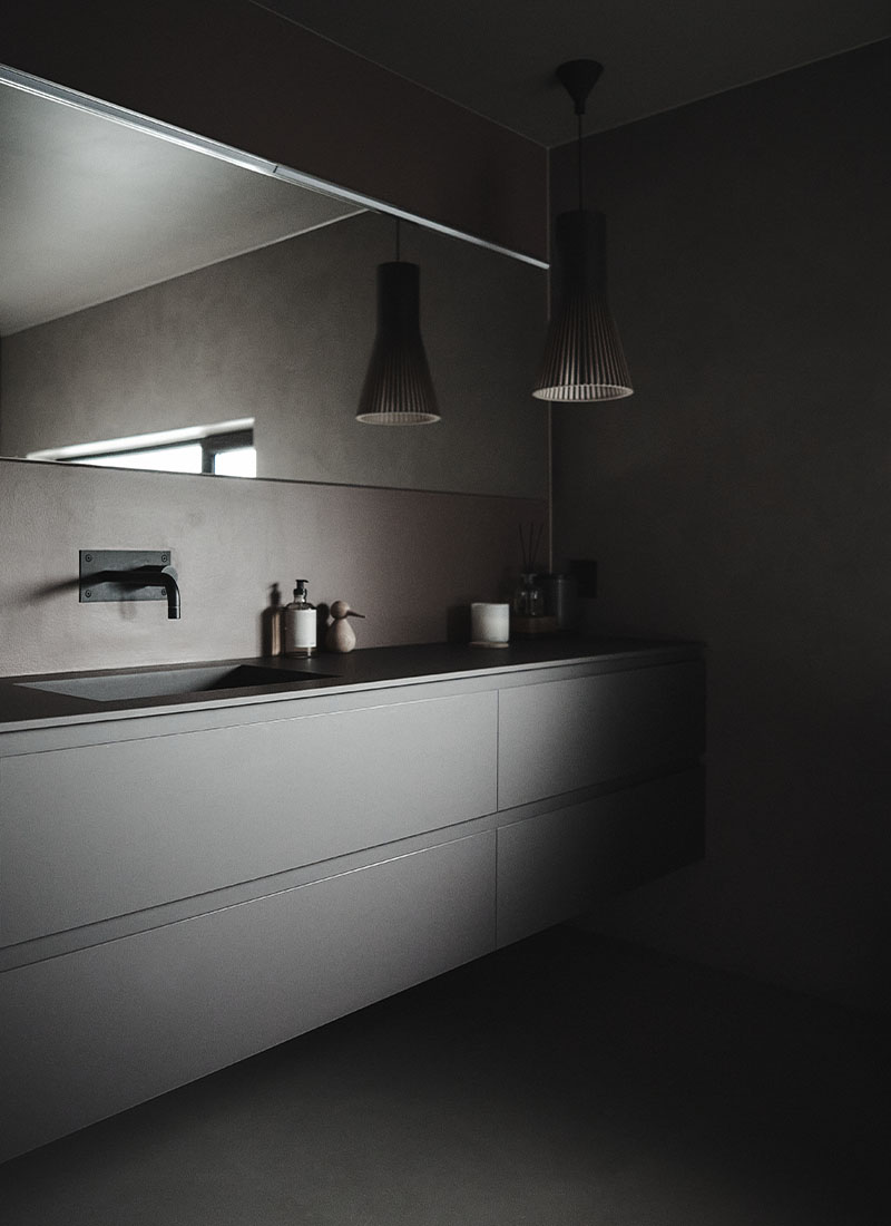 Azzurra Lime 2.0 baderomsmøbel i fargen Cacao Orinoco med heldekkende speil og innebygd servantbatteri