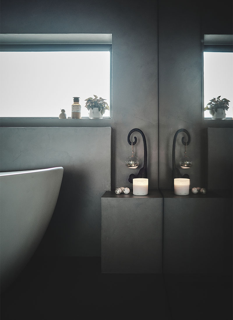 Dusjnisje med sittebenk og tilpasset dusjvegg