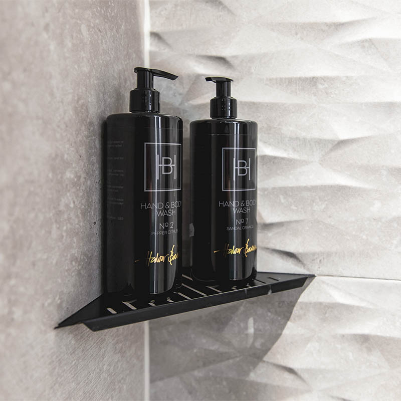 Drommebadet-dusjhyller-sort-3D-fliser-bademiljo-800x800.jpg